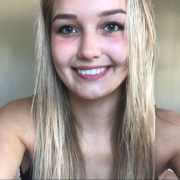 Meet your Posher, Caitlin - Picture 1 of 1